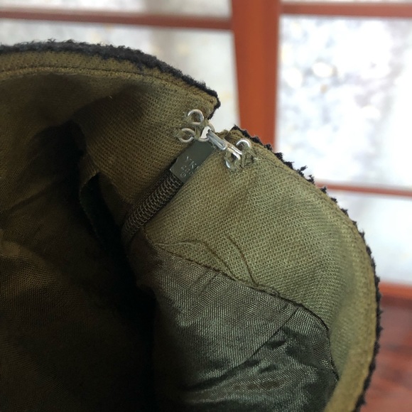 Vanessa Virginia - Tulipa Embroidered Skirt... Size (UK-4/US-0/EU-32) - Picture 4 of 9